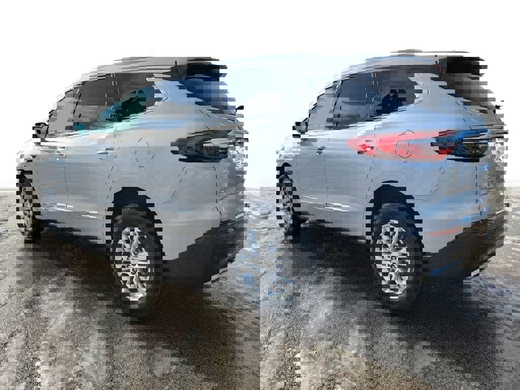 Used 2021 Buick Enclave Essence image 3