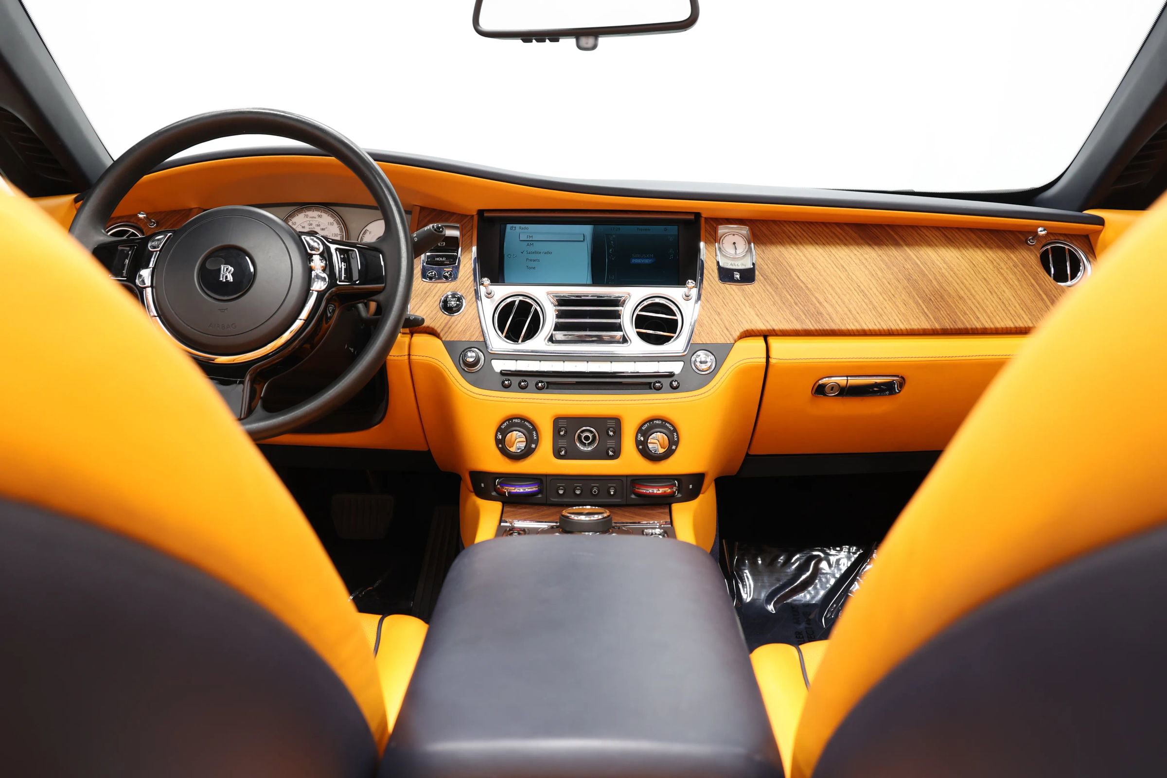 Used 2016 Rolls-Royce Dawn image 28