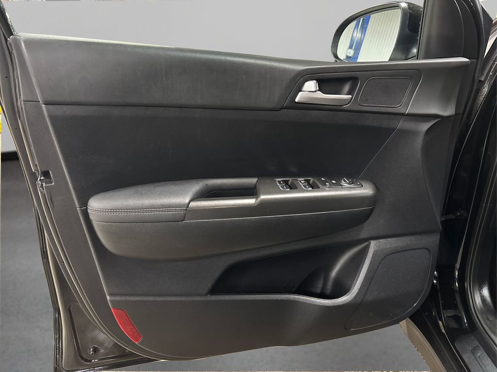 Used 2022 Kia Sportage LX image 22