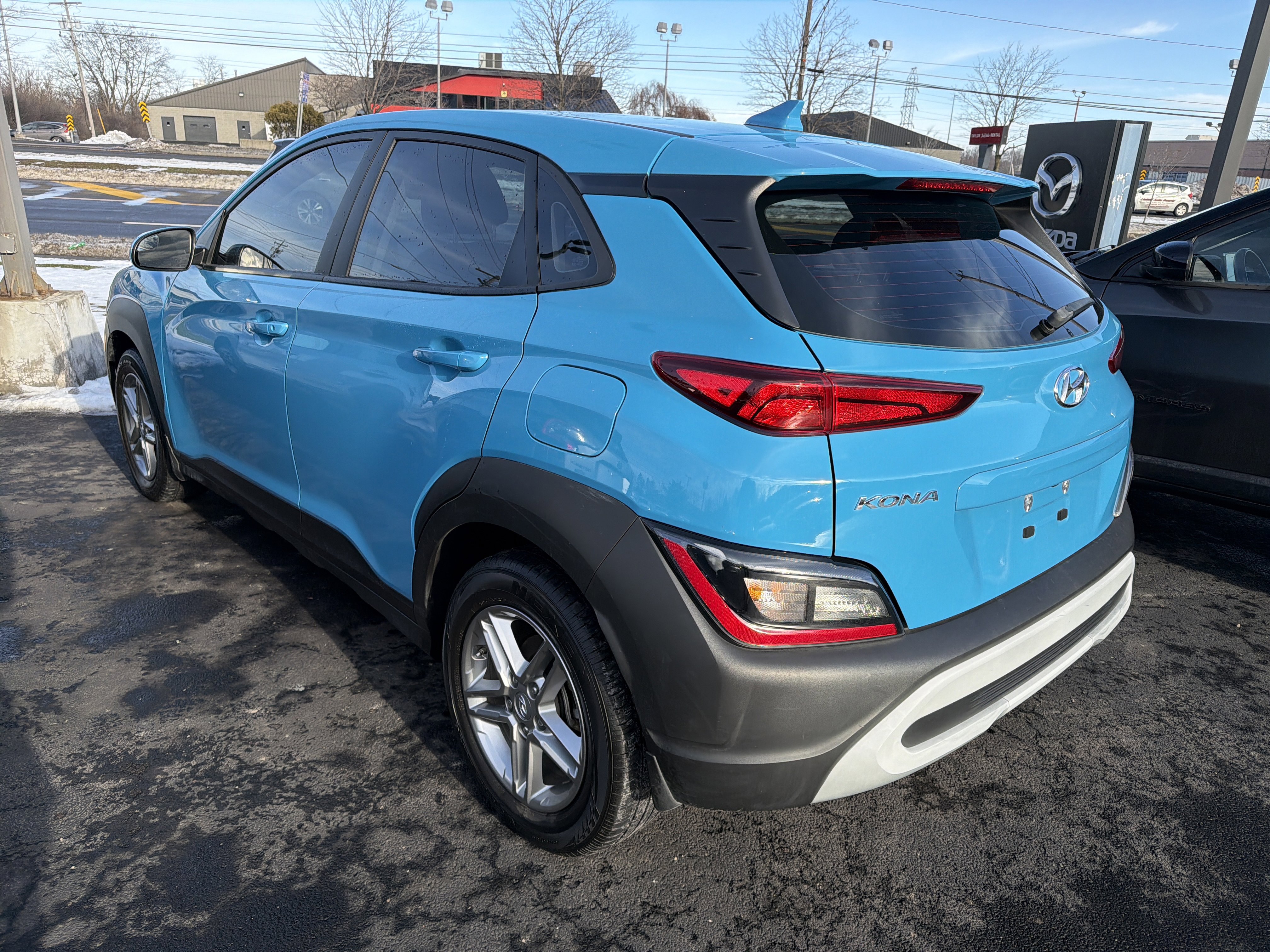 Used 2022 Hyundai Kona SE image 5
