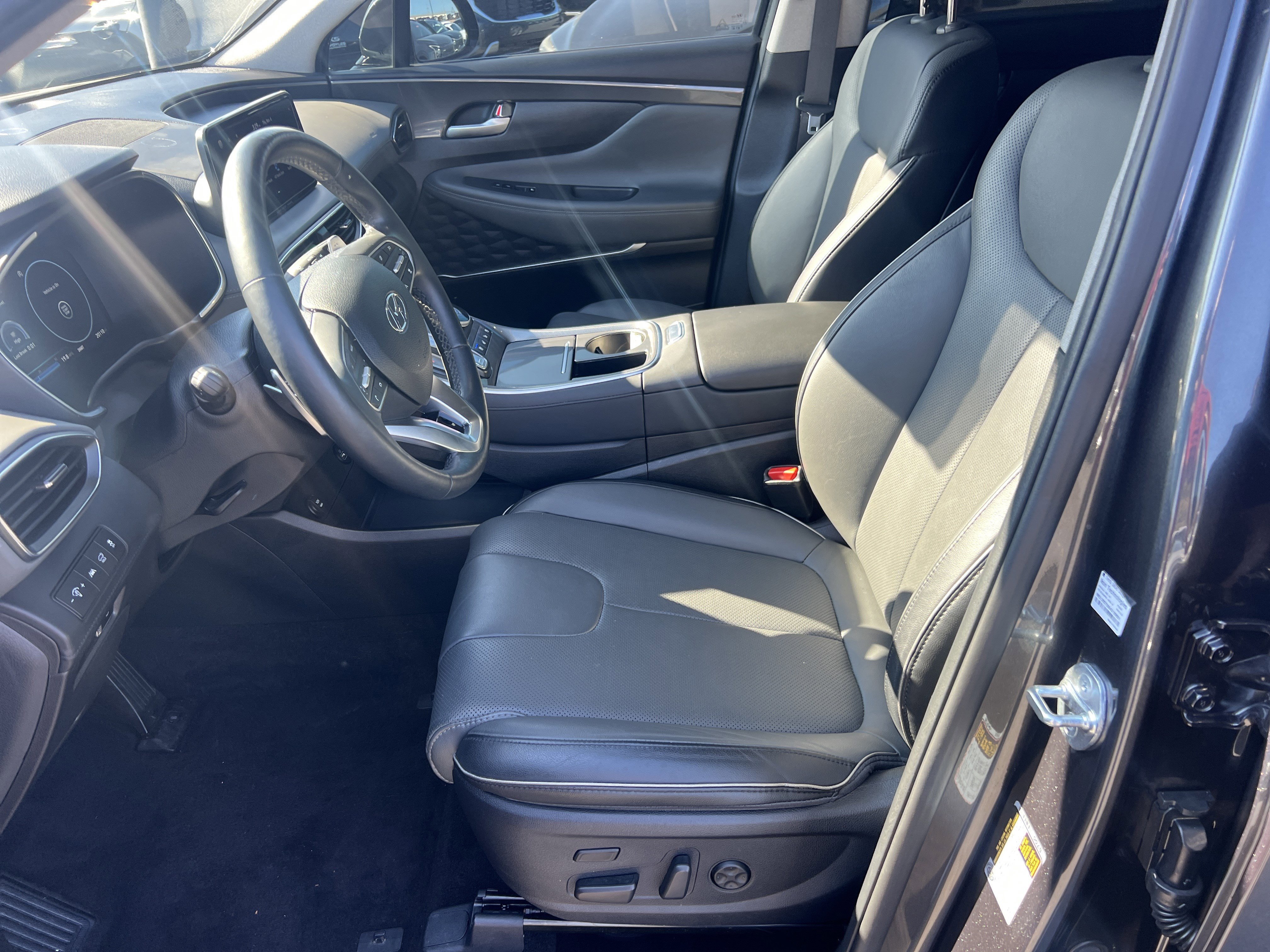 Used 2023 Hyundai Santa Fe Limited image 9