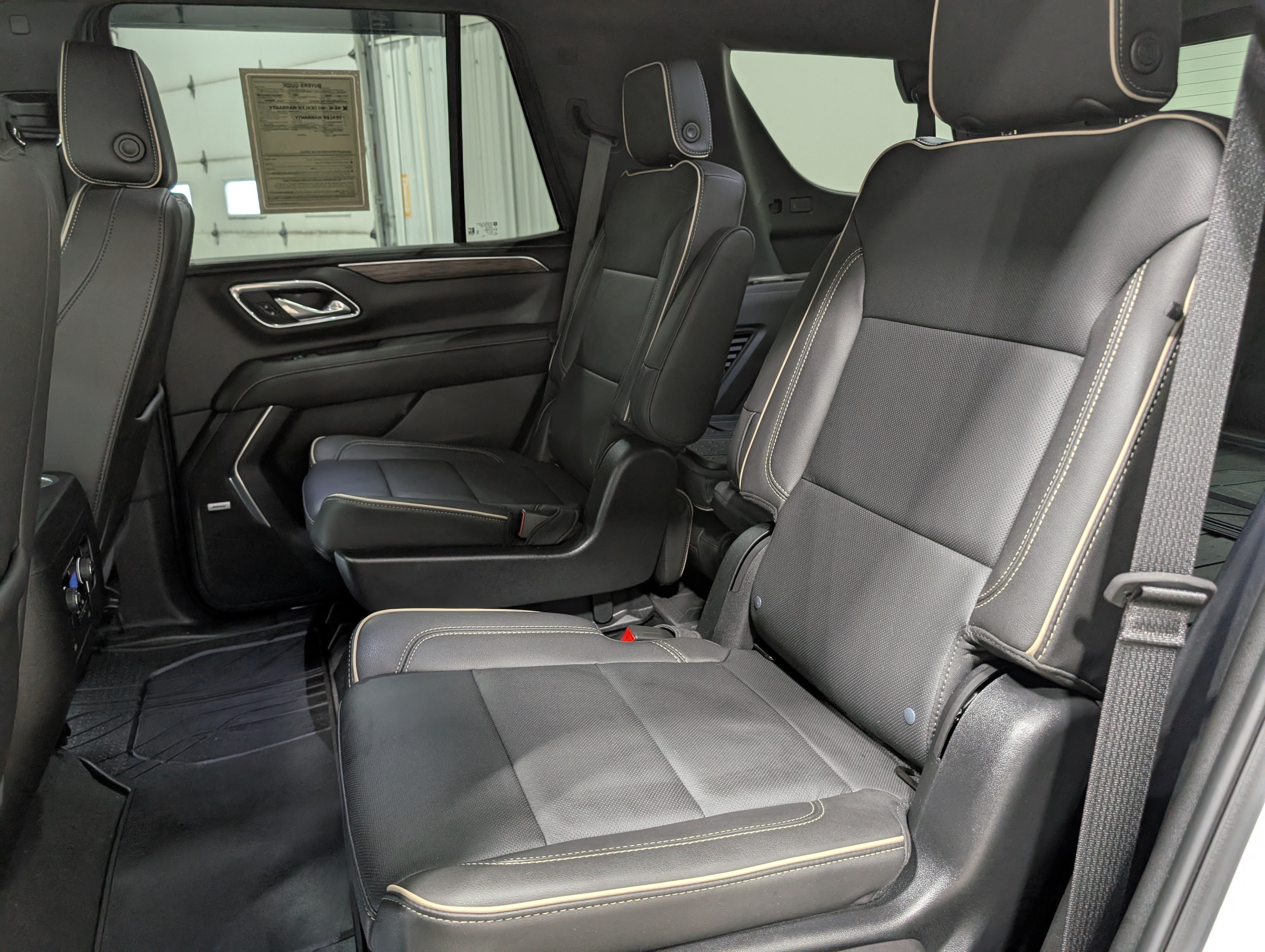 Used 2024 Chevrolet Tahoe Premier AWD/4WD image 17