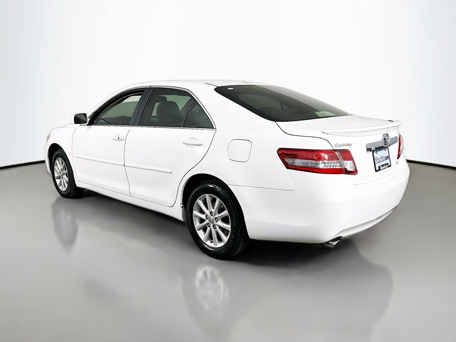 Used 2010 Toyota Camry XLE FWD image 5