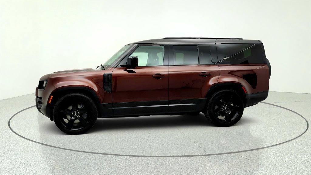 Used 2024 Land Rover Defender 130 X-Dynamic SE AWD/4WD image 8