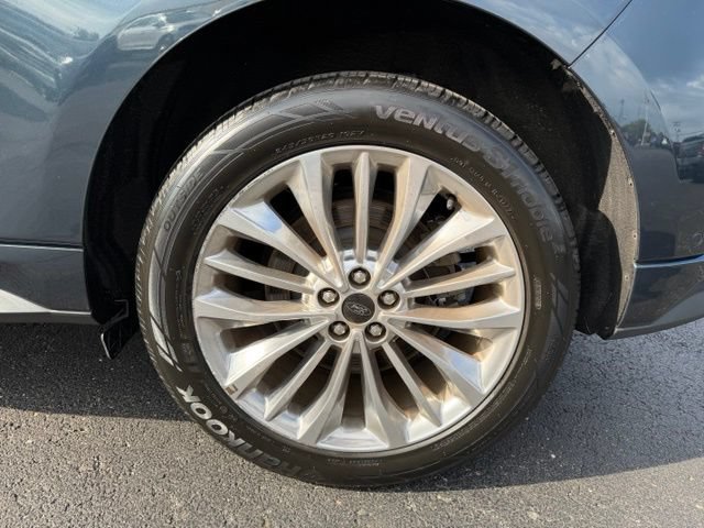 Used 2023 Ford Edge Titanium w/ Equipment Group 301A AWD/4WD image 23