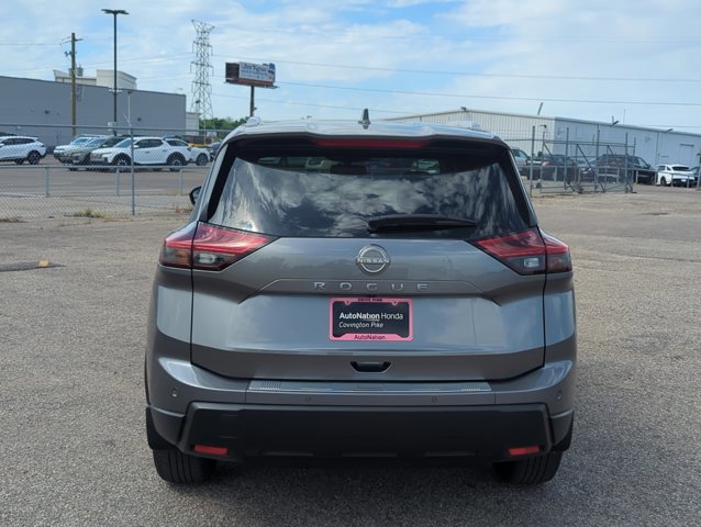 Used 2025 Nissan Rogue SV w/ SV Premium Package image 8