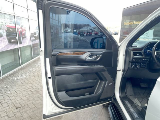 Used 2024 Chevrolet Tahoe Premier AWD/4WD image 21