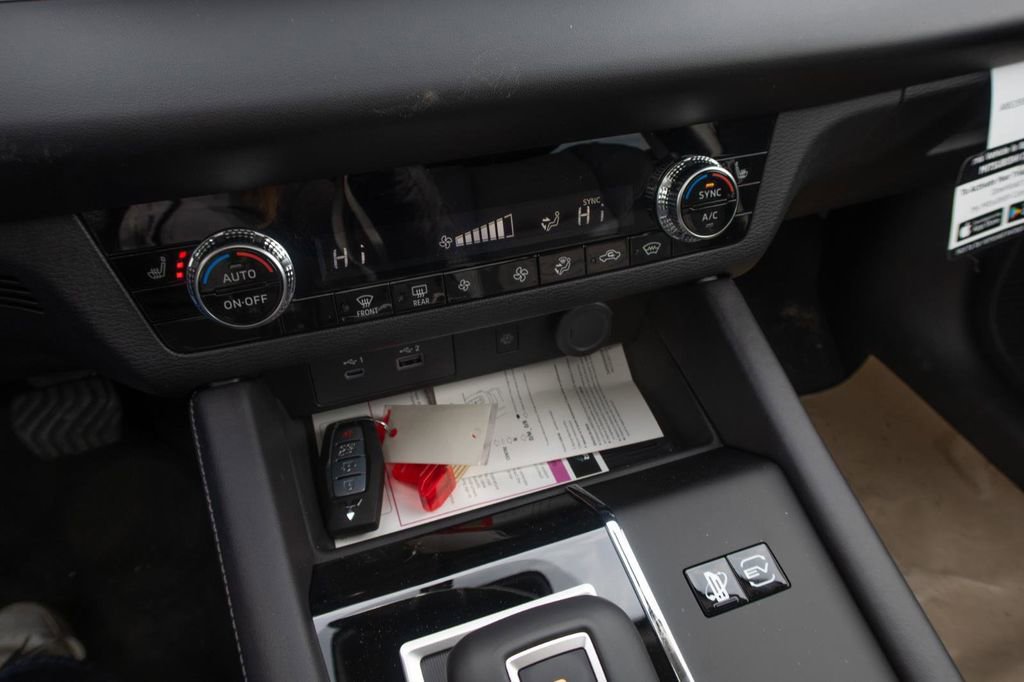 New 2025 Mitsubishi Outlander 4WD Plug-In Hybrid image 40