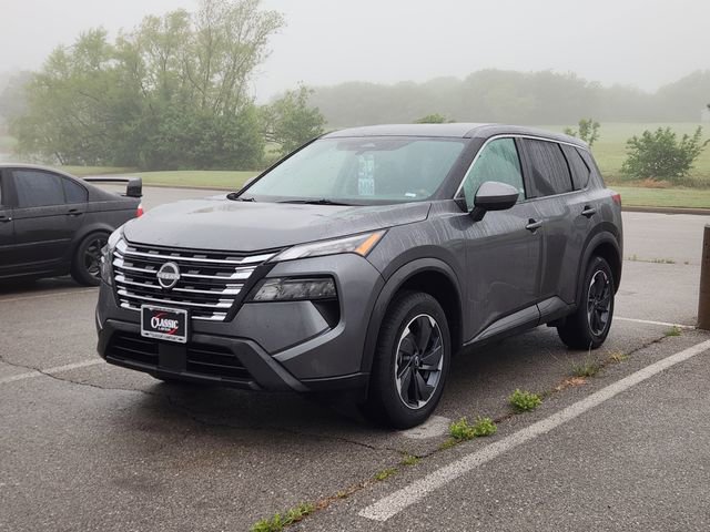 Used 2025 Nissan Rogue SV FWD image 1