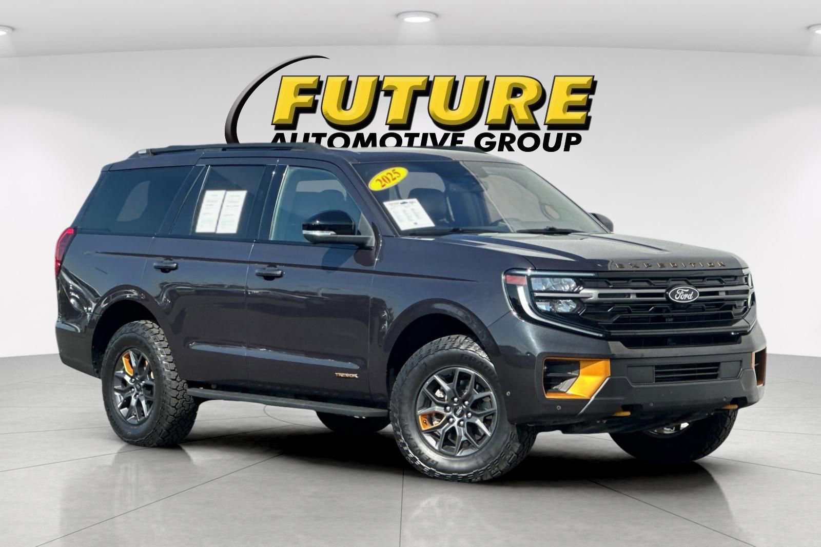 Certified 2025 Ford Expedition Tremor AWD/4WD image 1