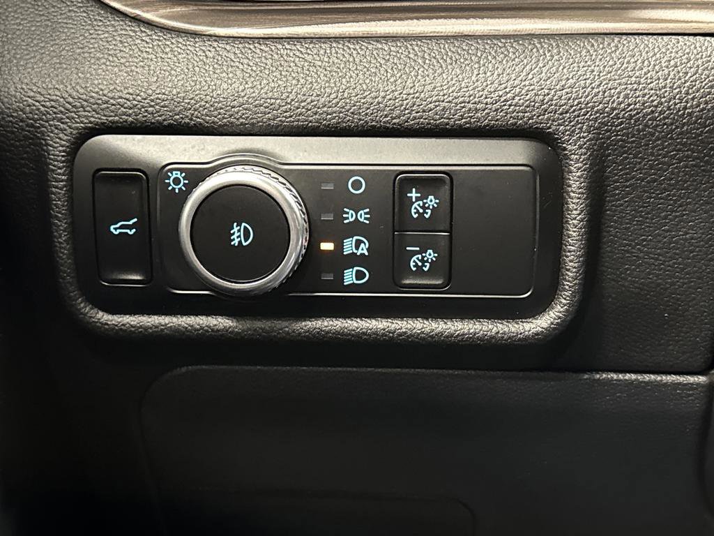 Used 2023 Ford Explorer Limited image 25