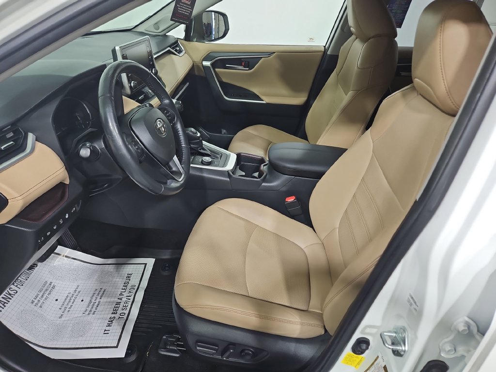 Used 2019 Toyota RAV4 Limited AWD/4WD image 9