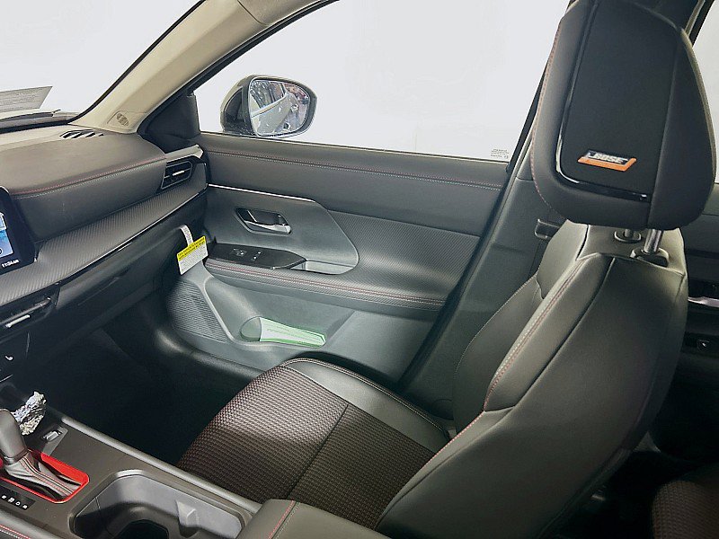 New 2026 Nissan Kicks SR w/ SR Premium Package image 25