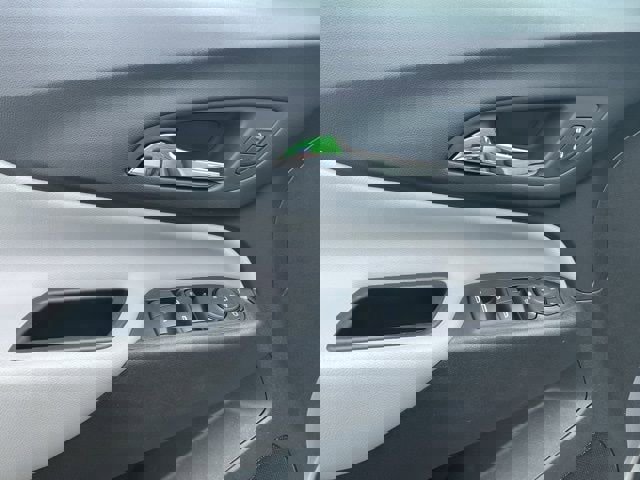 Used 2023 Chevrolet Equinox LS w/ Midnight Edition image 21