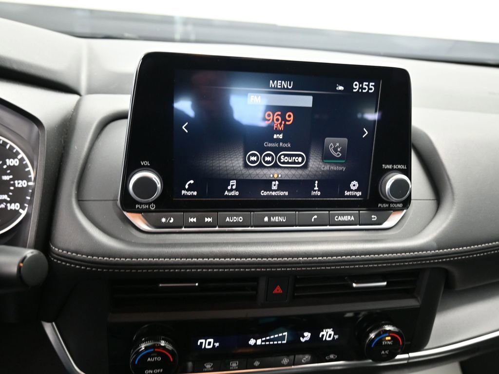 Used 2025 Nissan Rogue SV AWD/4WD image 33