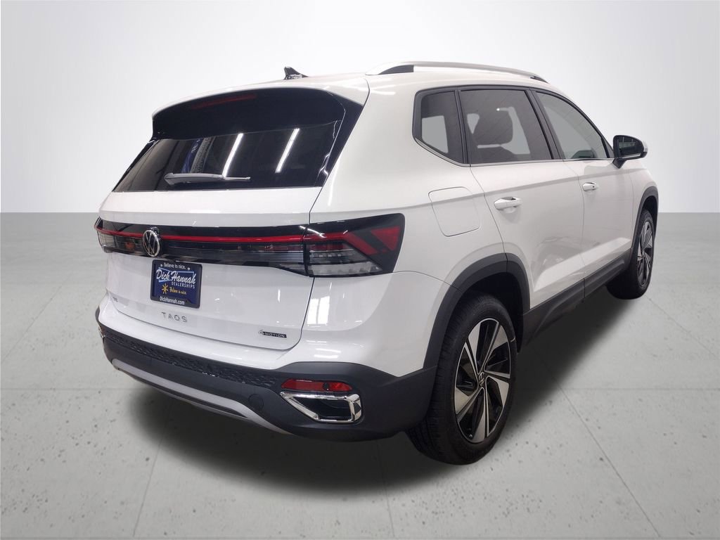 New 2025 Volkswagen Taos SE image 12