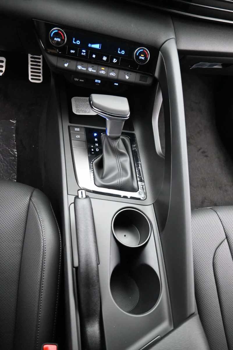 New 2026 Hyundai Elantra SEL Sport FWD image 23