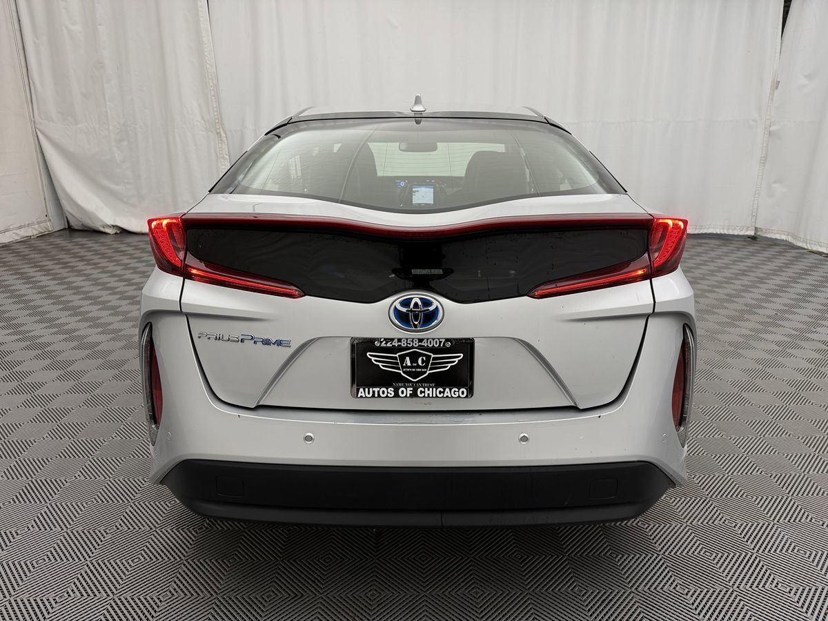 Used 2017 Toyota Prius Prime Advanced FWD image 4