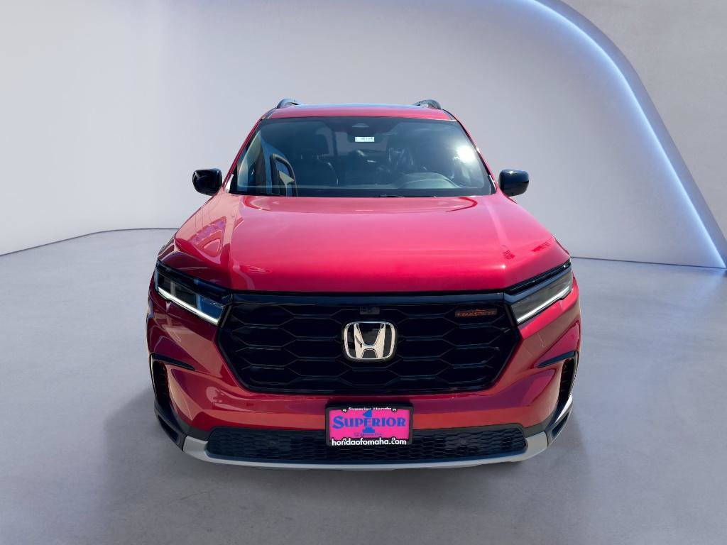 Used 2025 Honda Pilot TrailSport image 5