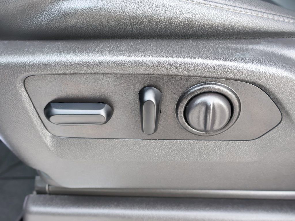 Certified 2021 Chevrolet Silverado 3500 LTZ w/ LTZ Convenience Package image 15