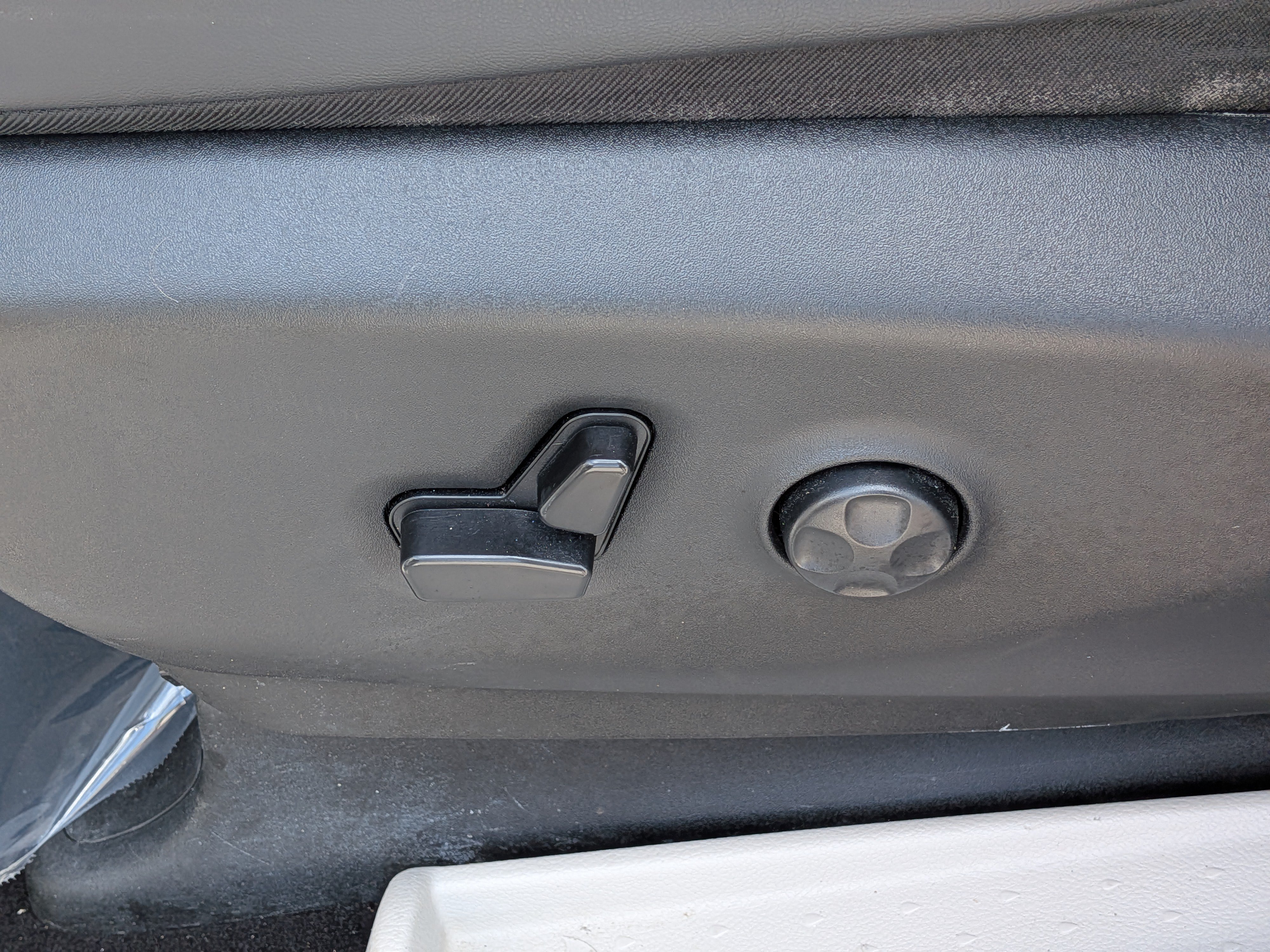 Used 2024 Chrysler Pacifica Limited FWD image 23
