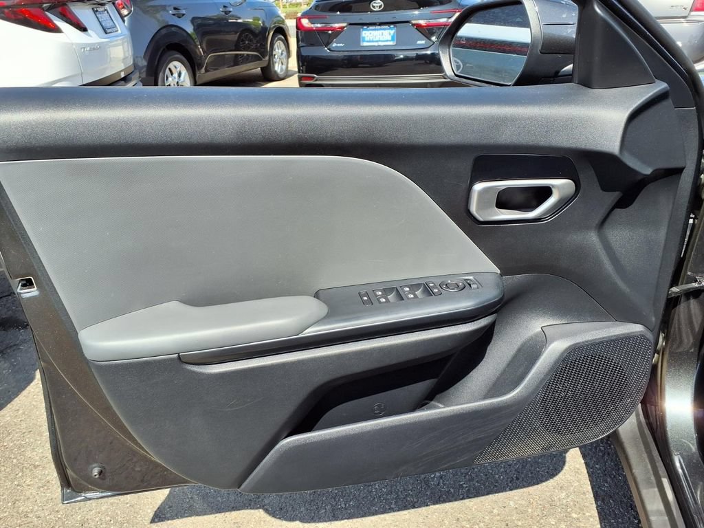 Used 2025 Kia K4 FWD image 11