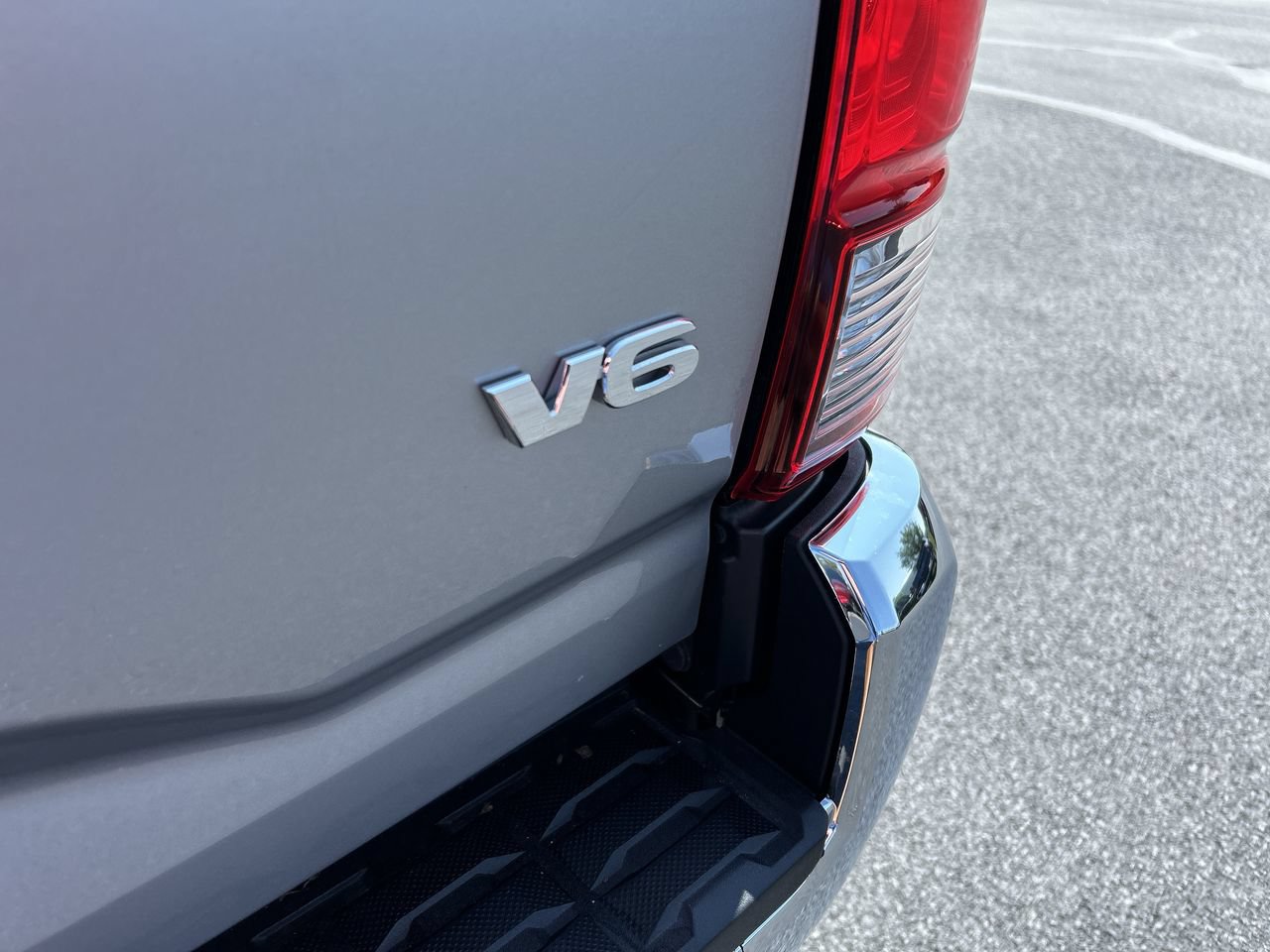 Used 2019 Toyota Tacoma SR5 AWD/4WD image 12