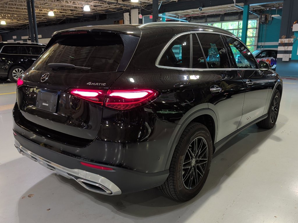 Used 2023 Mercedes-Benz GLC 300 4MATIC image 9