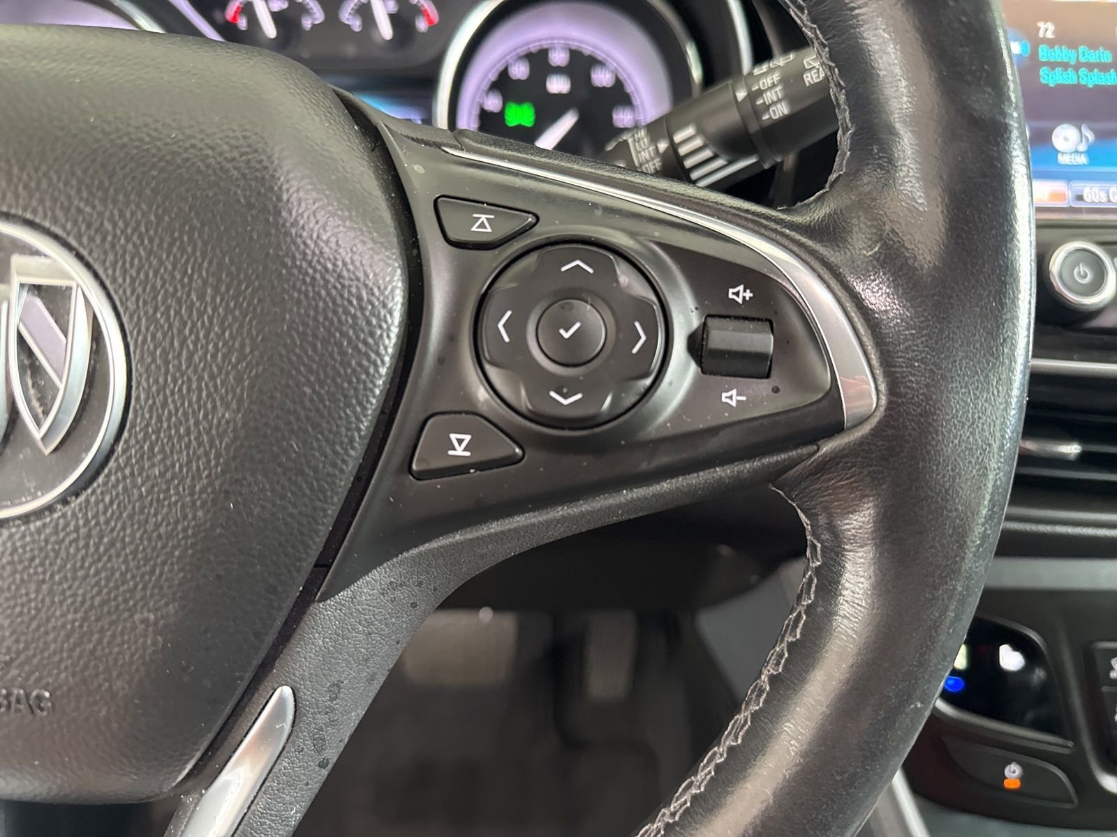 Used 2020 Buick Envision Essence FWD image 24