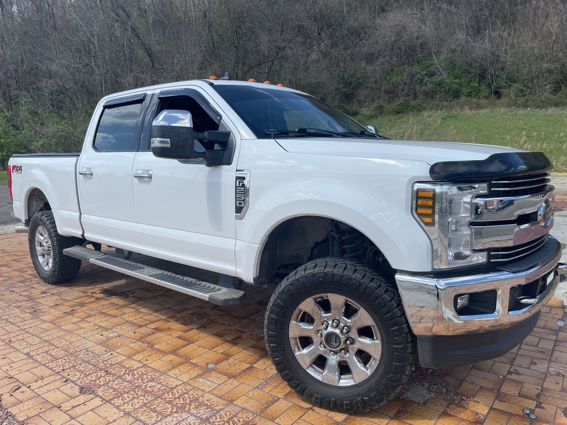 Used 2019 Ford F250 Lariat w/ Chrome Package image 3