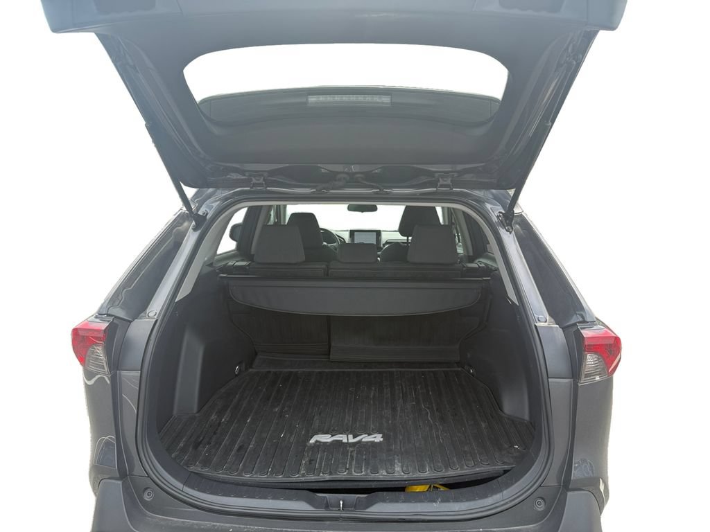 Used 2025 Toyota RAV4 XLE AWD/4WD image 13