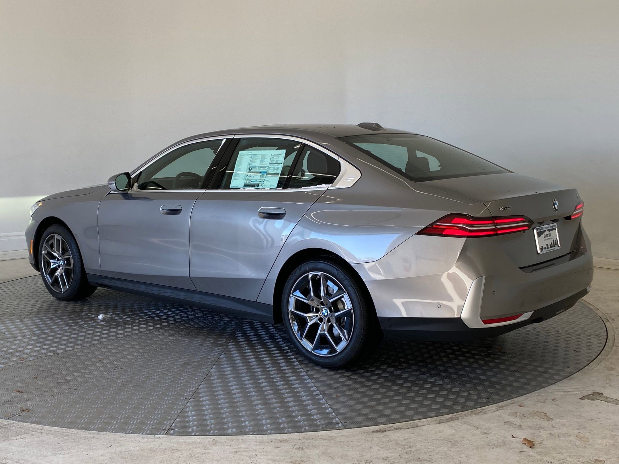 New 2026 BMW 530i xDrive w/ Premium Package image 3