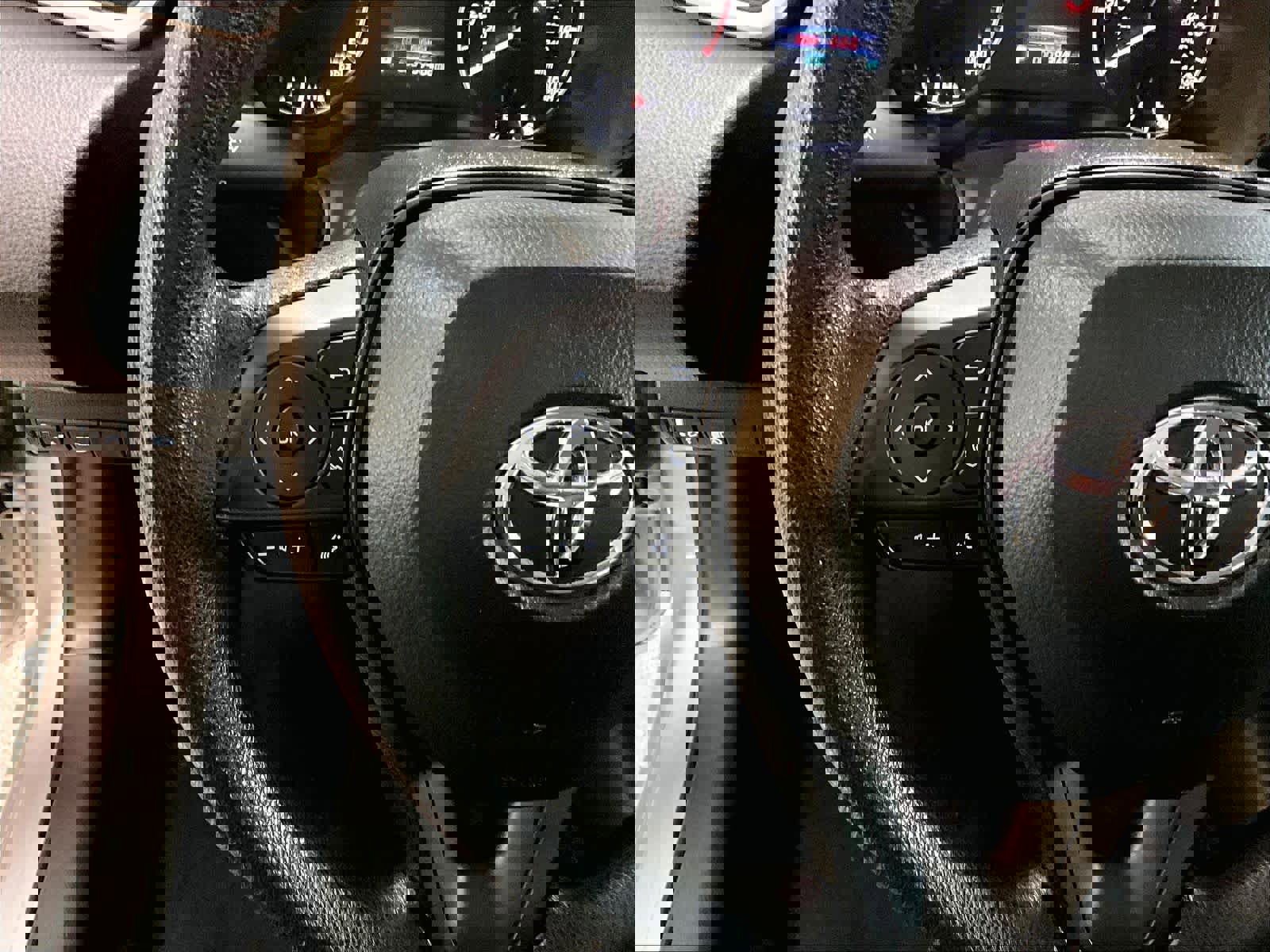 Used 2024 Toyota Corolla LE image 22