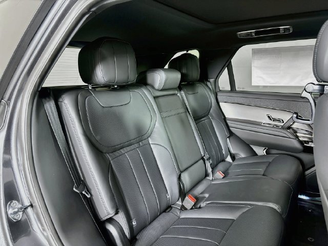 New 2026 Land Rover Range Rover Sport Dynamic SE AWD/4WD image 24