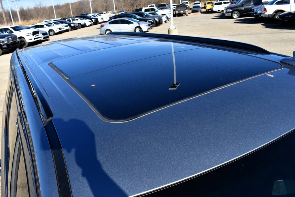 Used 2023 GMC Yukon XL AT4 w/ AT4 Premium Plus Package image 9