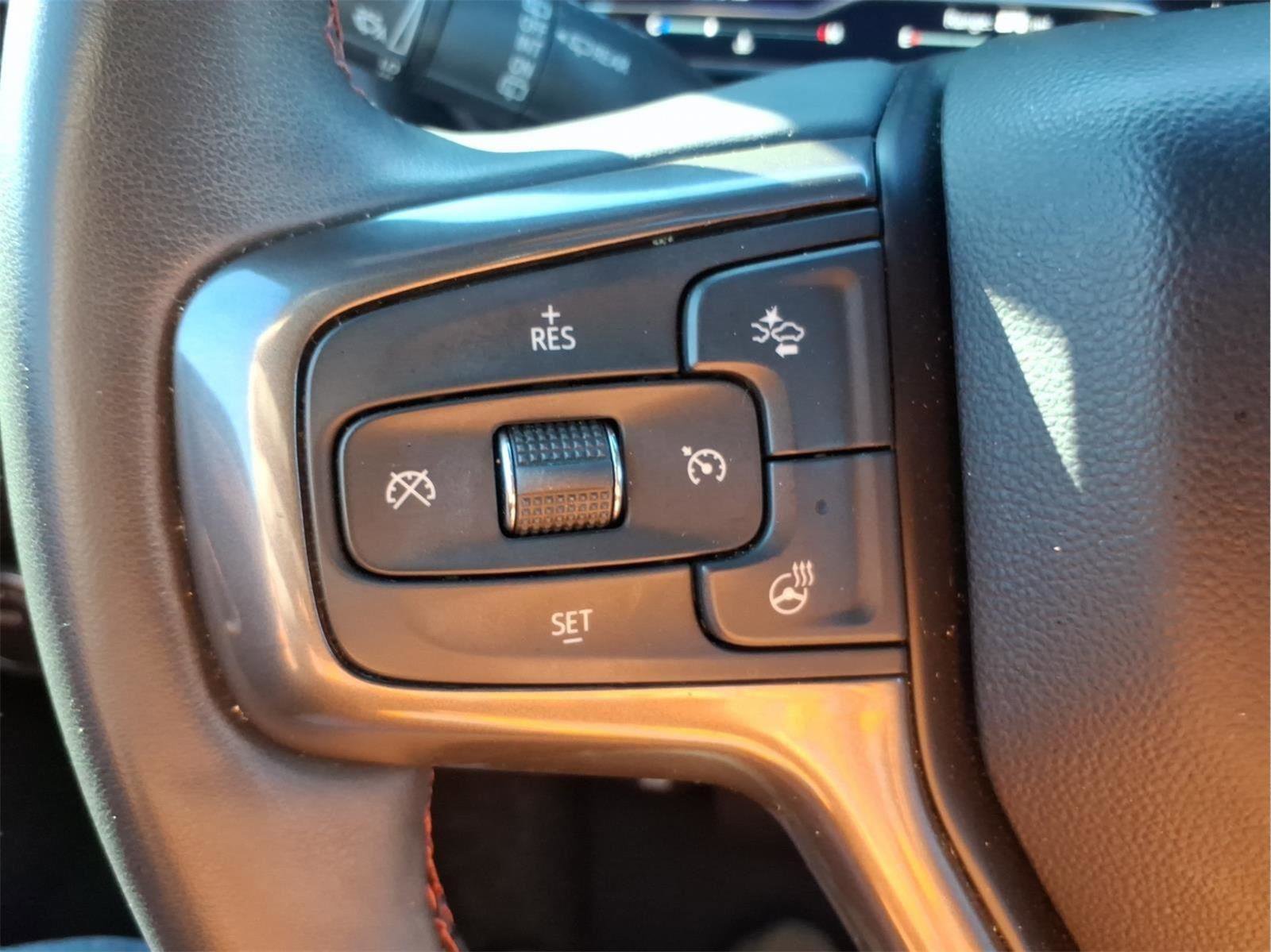 Used 2023 Chevrolet Suburban RST w/ Luxury Package image 16