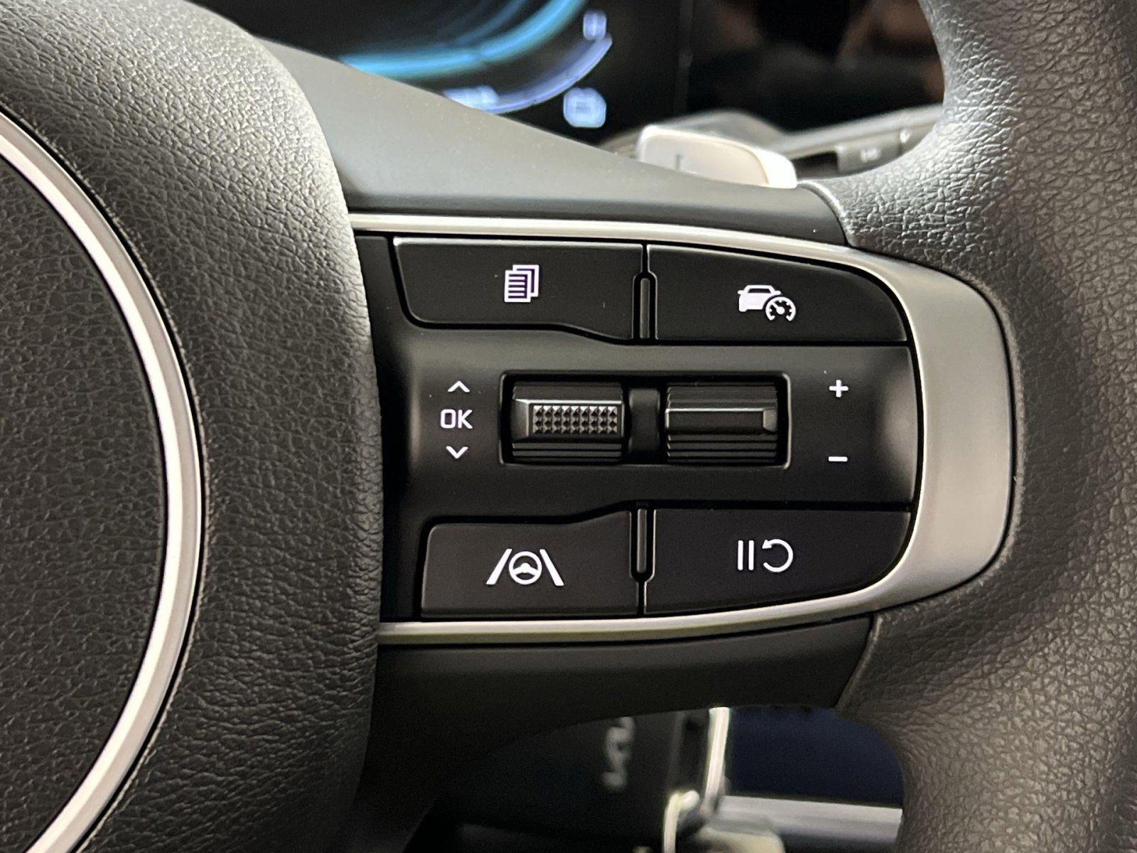 New 2025 Kia Sportage LX image 28