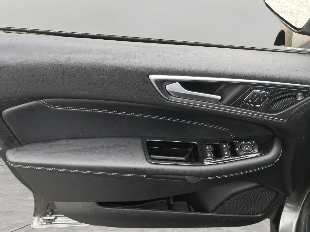 Used 2019 Ford Edge Titanium w/ Cold Weather Package AWD/4WD image 26