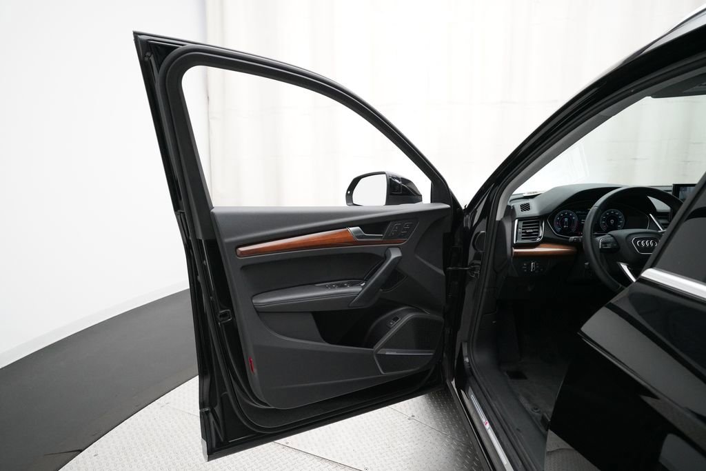 Used 2023 Audi Q5 2.0T Premium Plus w/ Premium Plus Package image 29