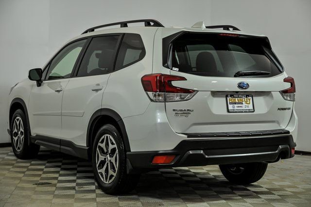 Used 2023 Subaru Forester Premium image 5