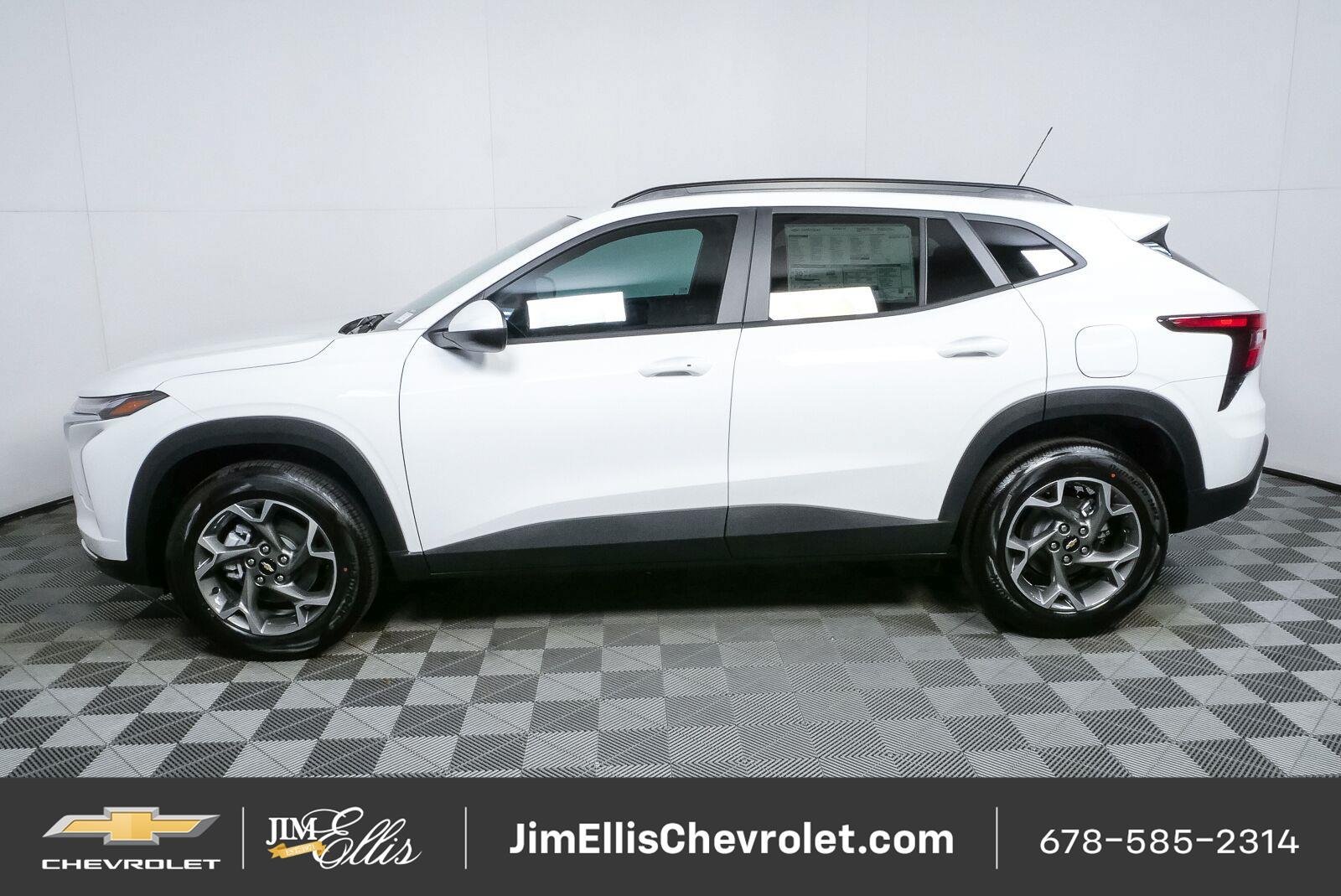New 2026 Chevrolet Trax LT w/ Sunroof Package FWD image 29