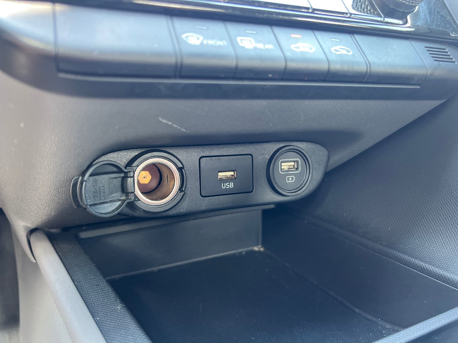 Used 2022 Hyundai Elantra SEL w/ Preferred Accessory Package FWD image 30