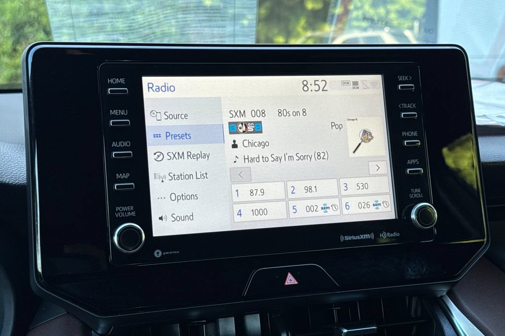Certified 2022 Toyota Venza XLE AWD/4WD image 17