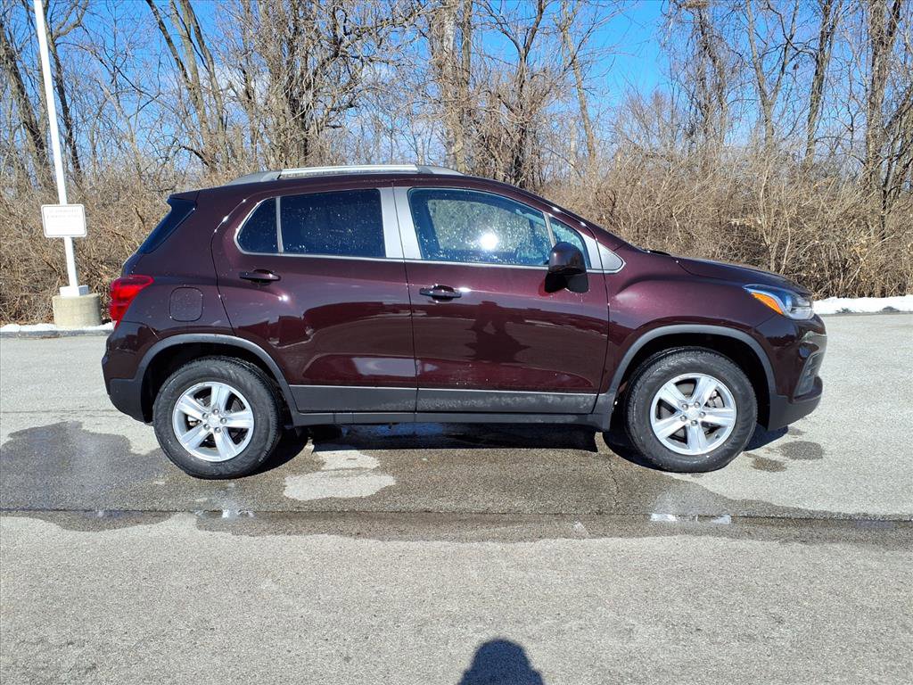 Used 2022 Chevrolet Trax LT w/ LT Convenience Package image 27