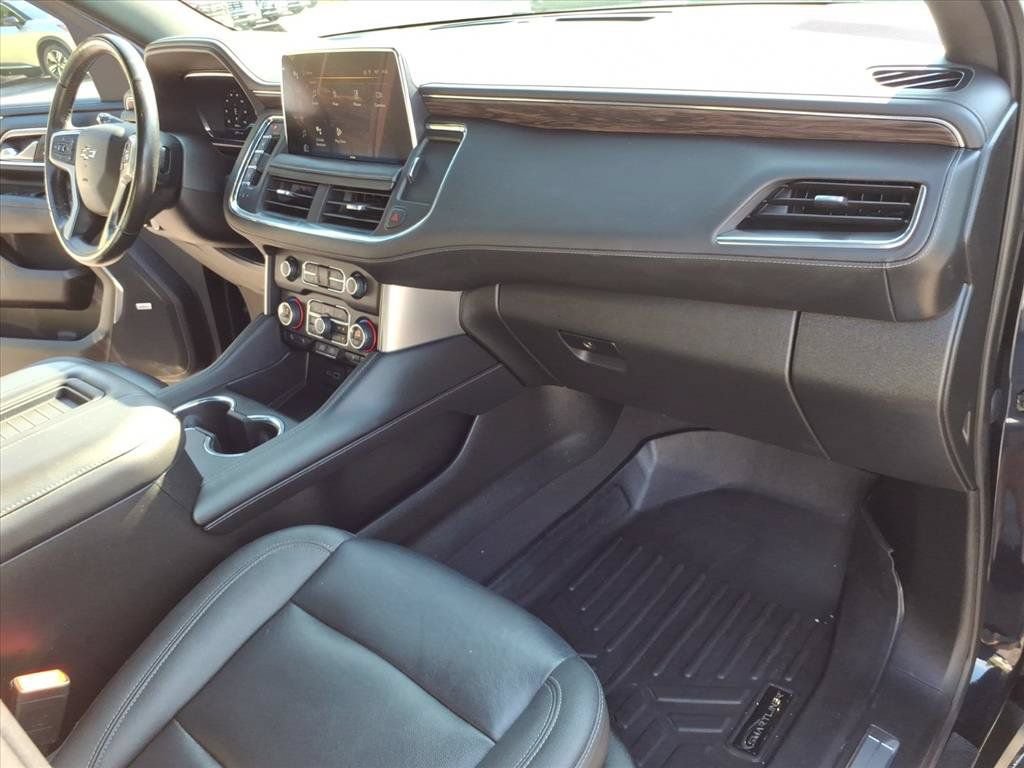 Used 2023 Chevrolet Tahoe Z71 w/ Luxury Package AWD/4WD image 15