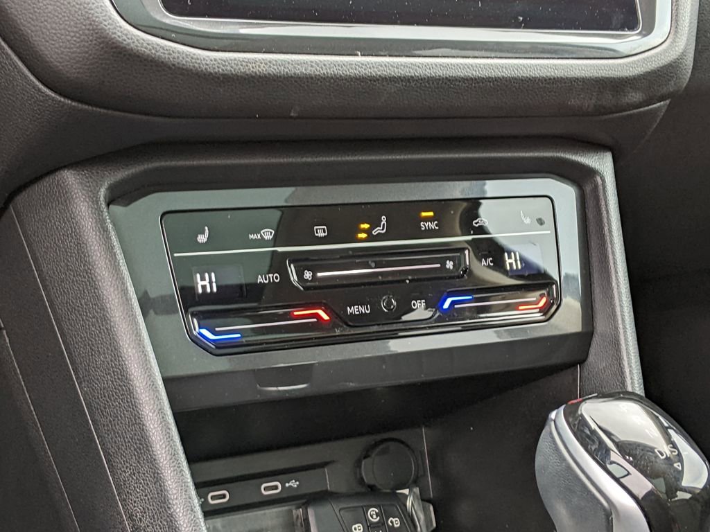 Used 2023 Volkswagen Tiguan SE image 18