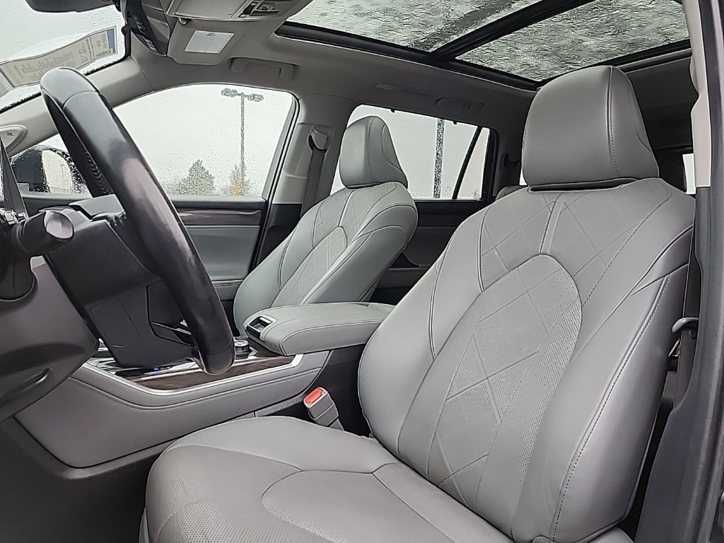 Used 2021 Toyota Highlander Platinum image 9