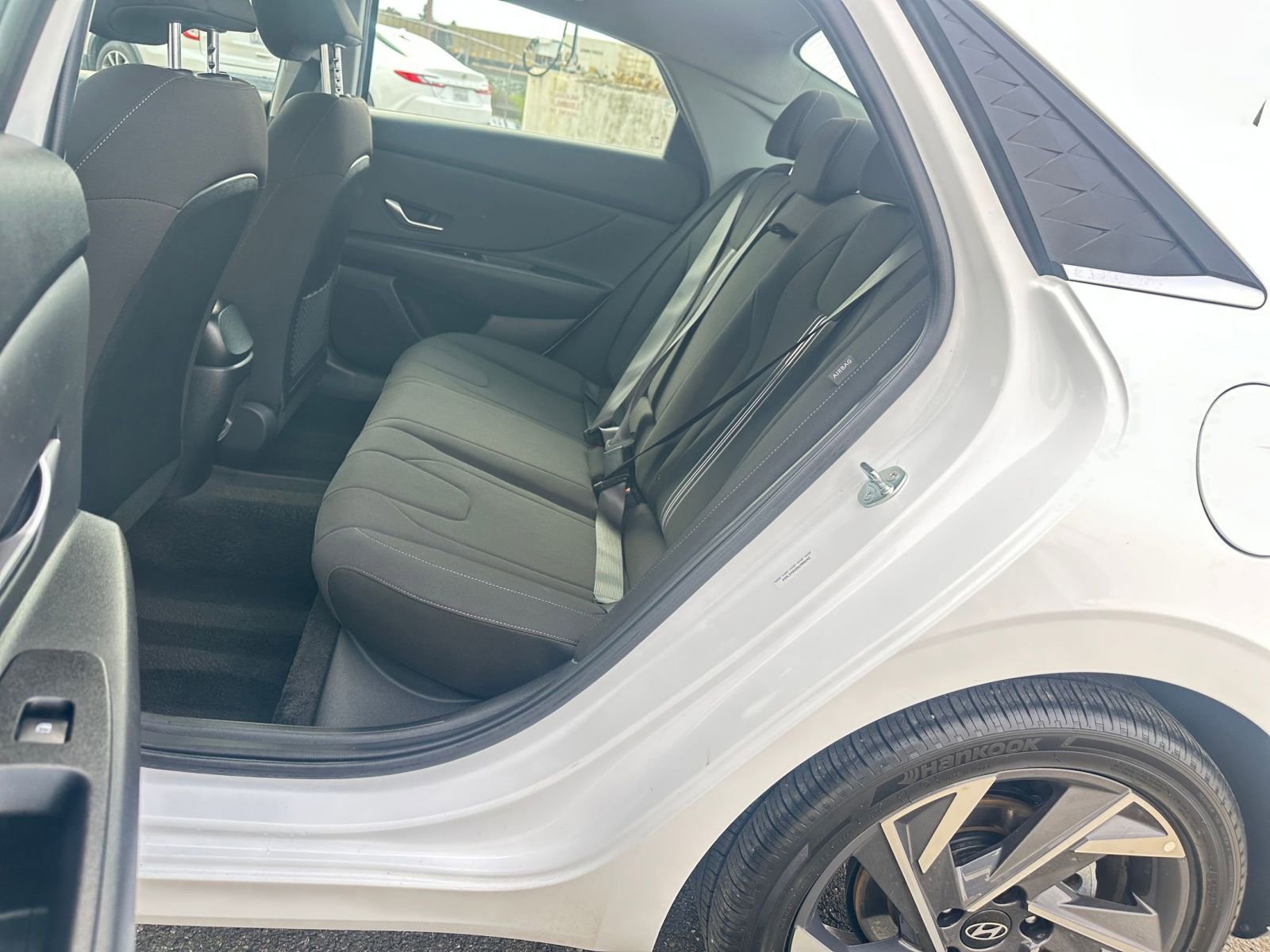 Used 2025 Hyundai Elantra SEL image 40