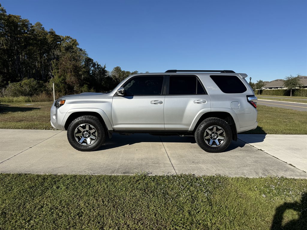 Used 2019 Toyota 4Runner TRD Off-Road Premium image 2
