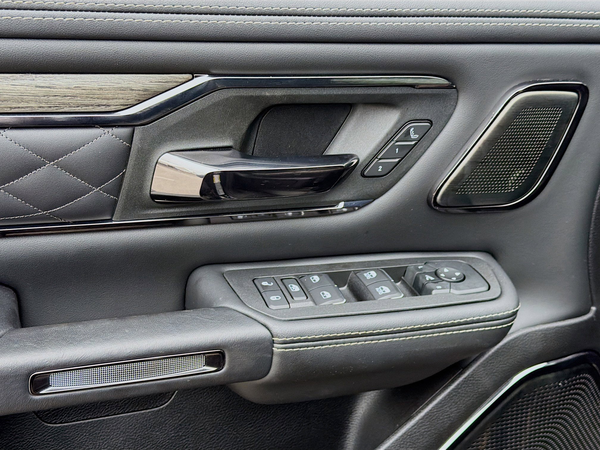 Used 2025 RAM 1500 Limited w/ Body Color Bumper Group image 22